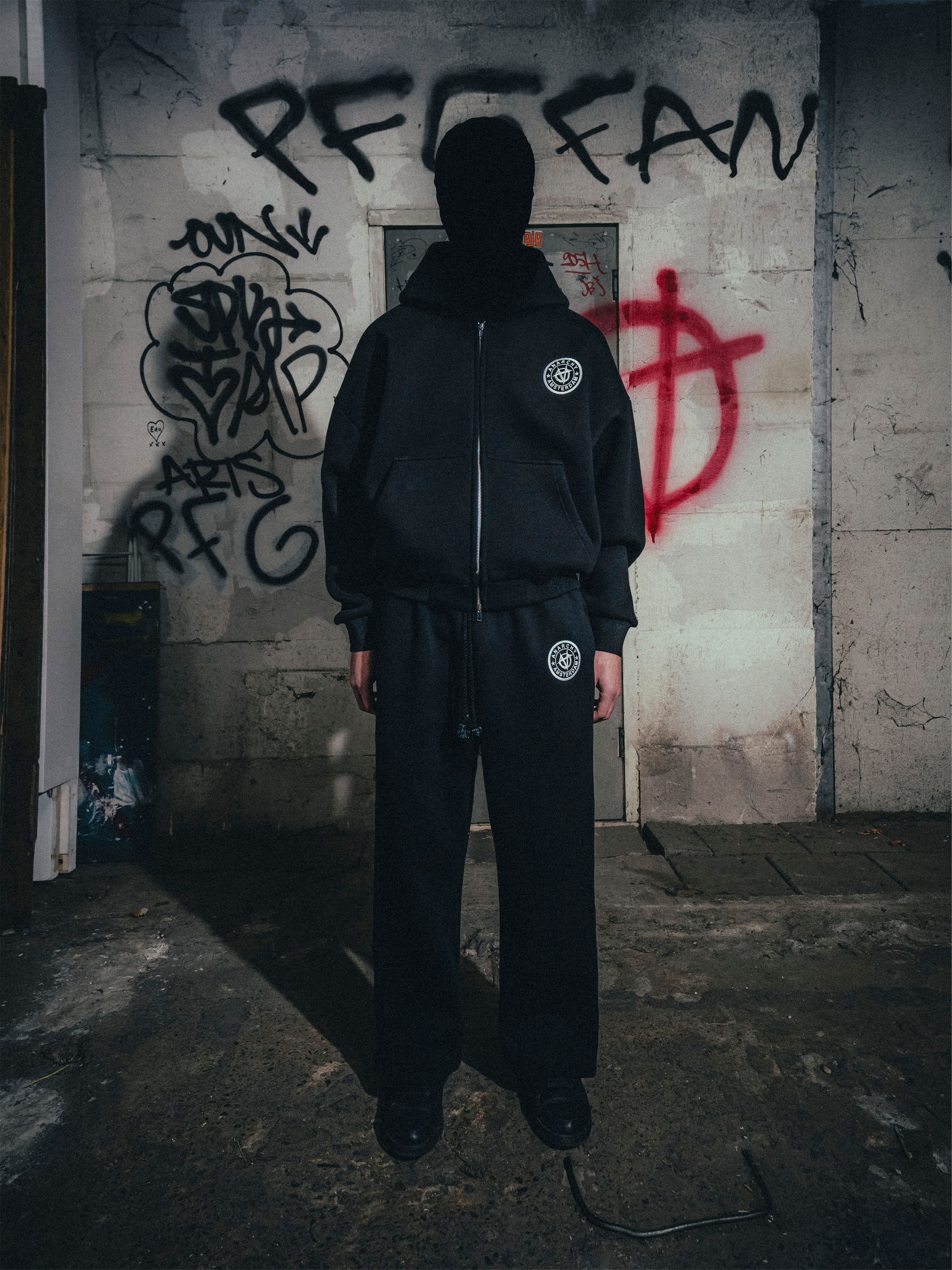 ANARCHY BASICS ZIP-UP HOODIE